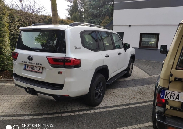 Toyota Land Cruiser cena 130000 przebieg: 300, rok produkcji 2023 z Kraków małe 742